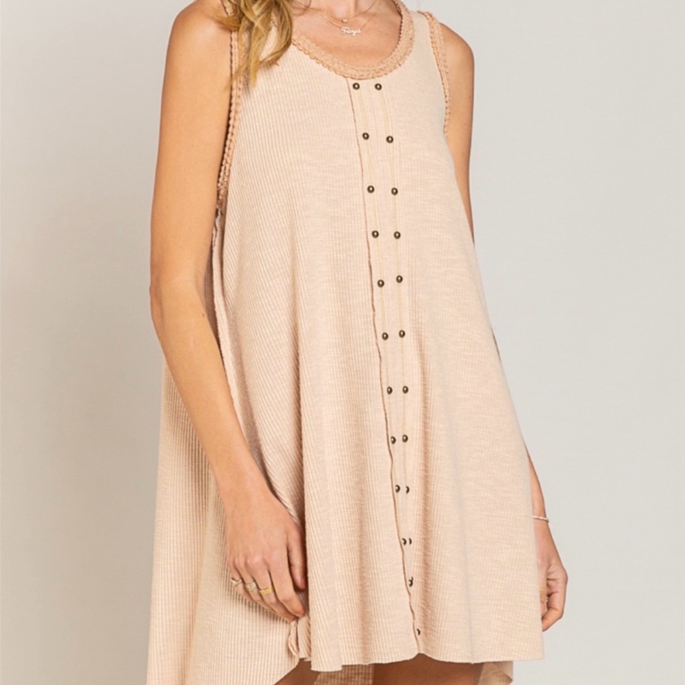 POL High-Low Sleeveless Dress - Picture 2 of 7